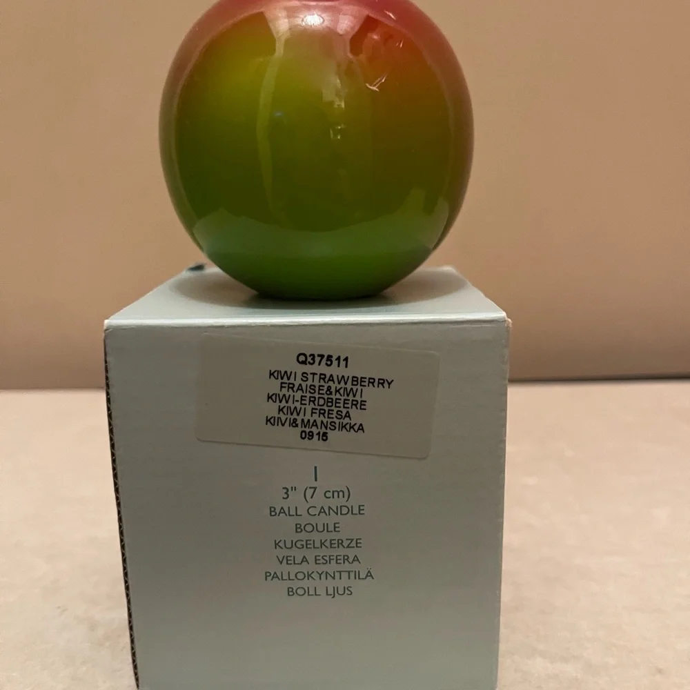 PartyLite Two-Tone Pink and Green Spherical Candle